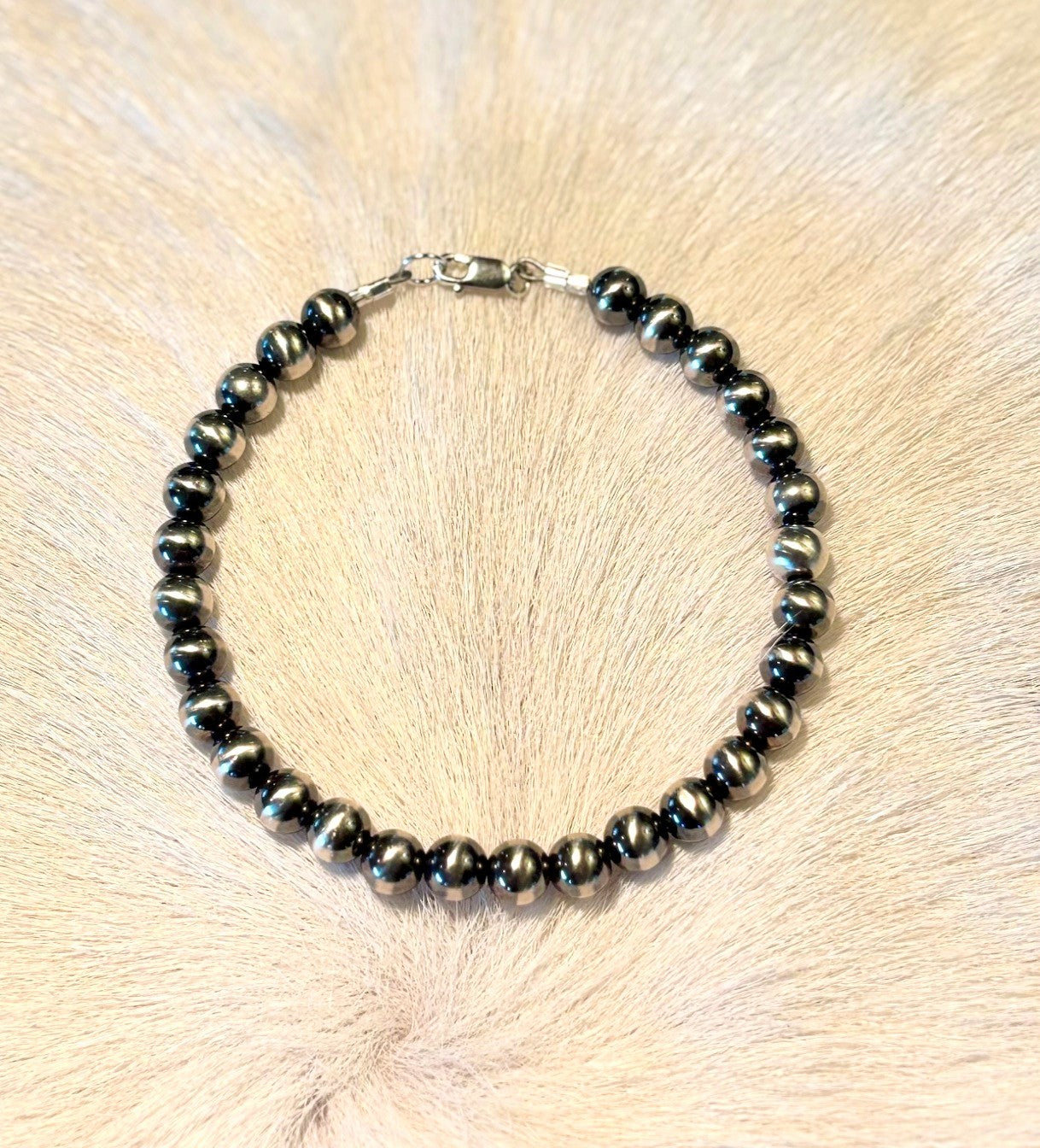 Navajo Pearl 6mm Bracelet