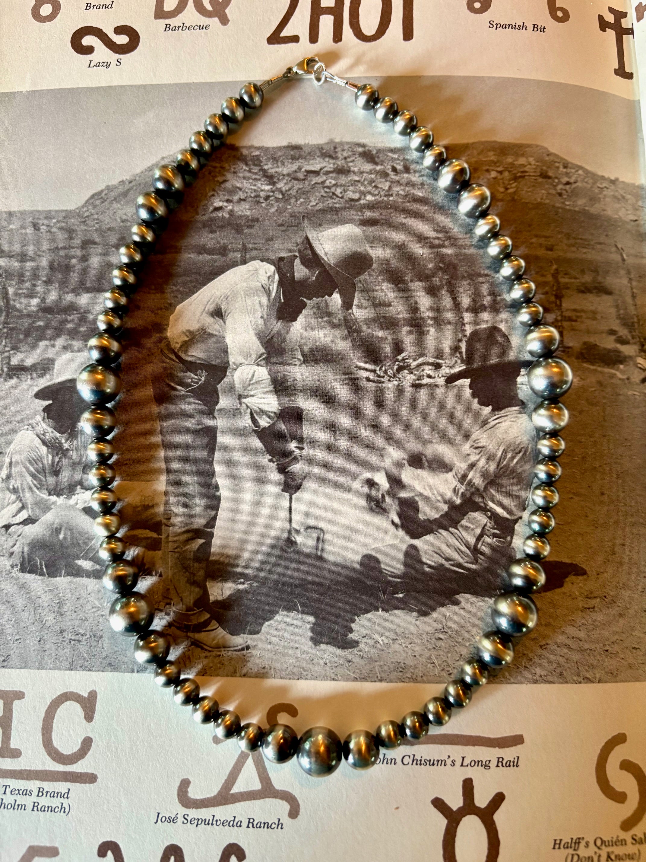 Navajo Pearl Necklace with graduated beads kdot jewlelry Co